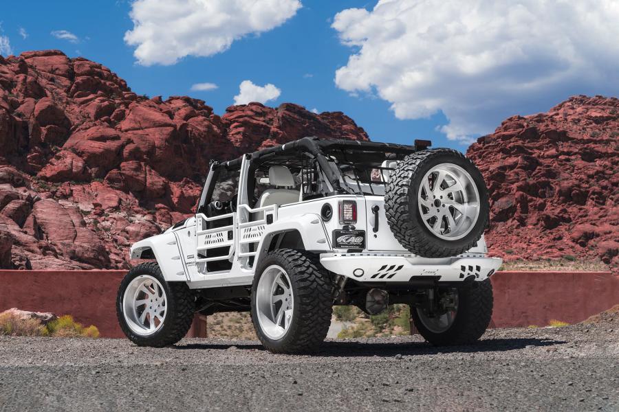  Jeep Wrangler on Forgiato Wheels (Ivetos-T) 2017 года  (фото 4 из 5)
